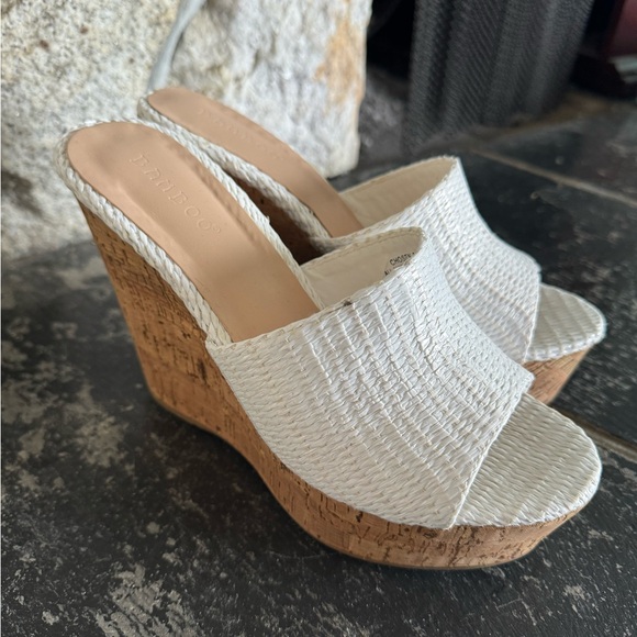White wedge sandals - Picture 2 of 3